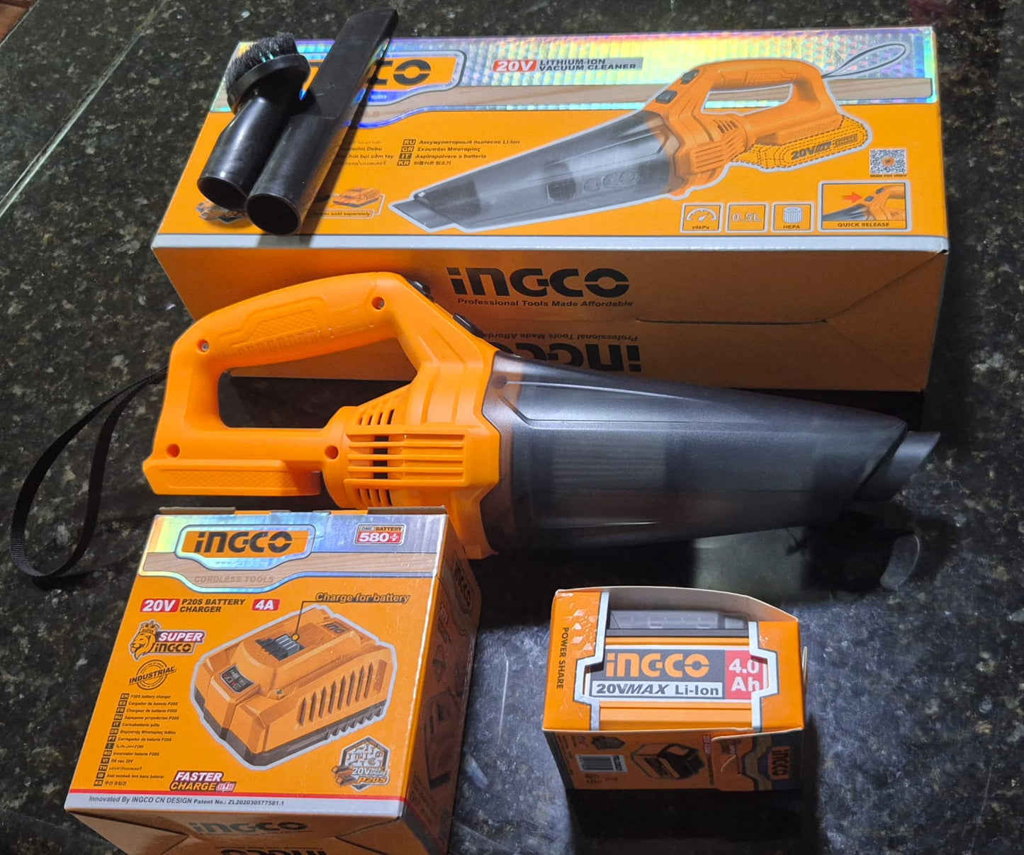 Aspiradora  Portátil  para vehículo - INGCO ORIGINAL  con Batería y cargador incluido